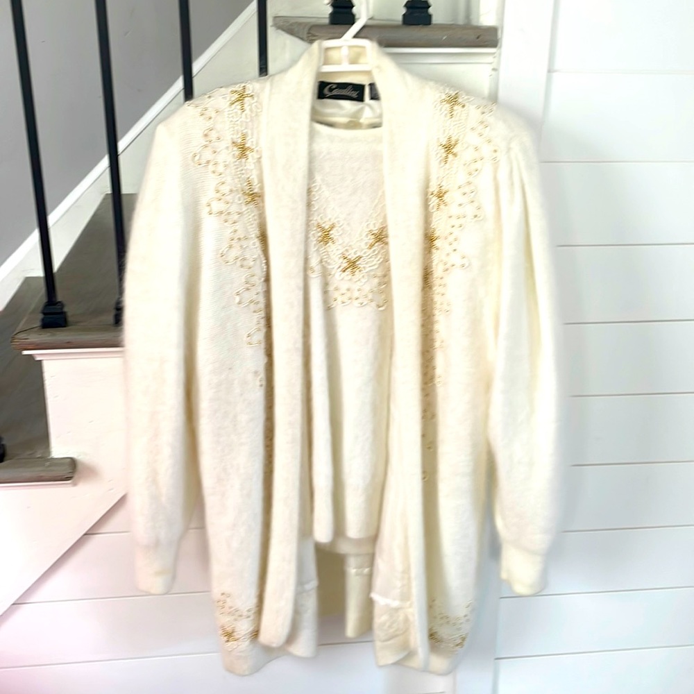 BEAUTIFUL VINTAGE ANGORA CARDIGAN W/short sleeved sweater 🤍🤍🤍